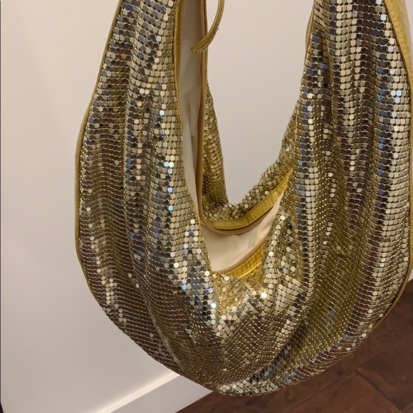 70s style :: Groovy Gold Disco metal purse - Picture 5 of 7